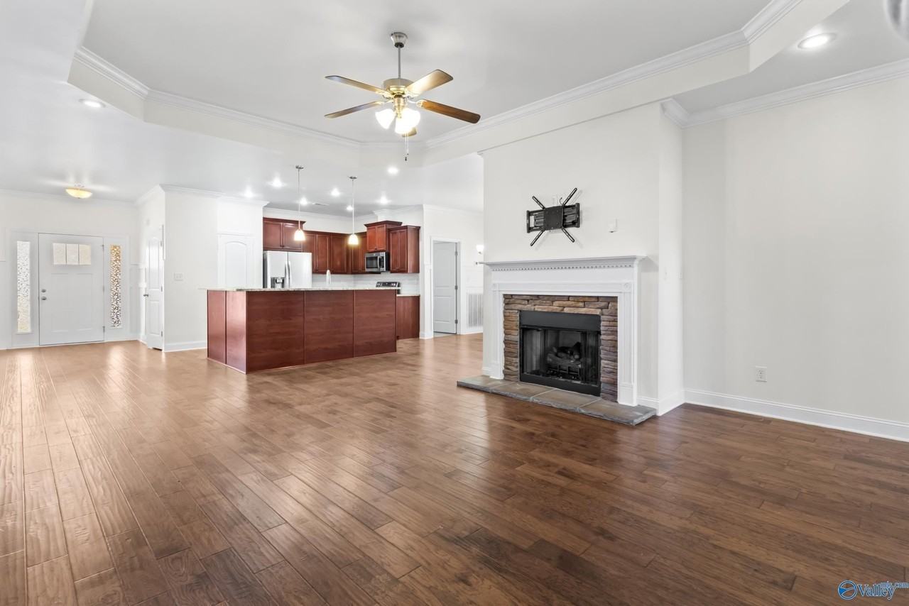 166 Kenton Ln - Photo 4 of 16