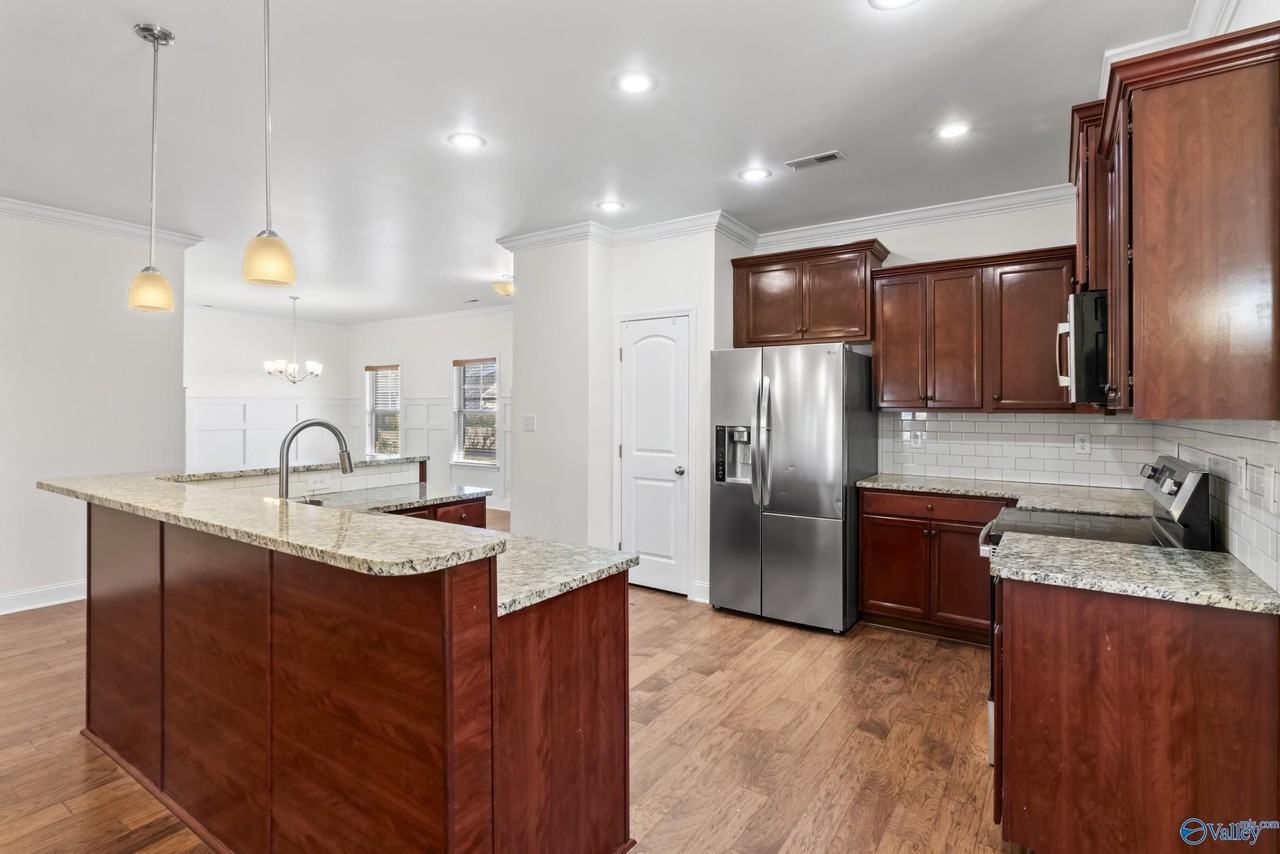 166 Kenton Ln - Photo 5 of 16