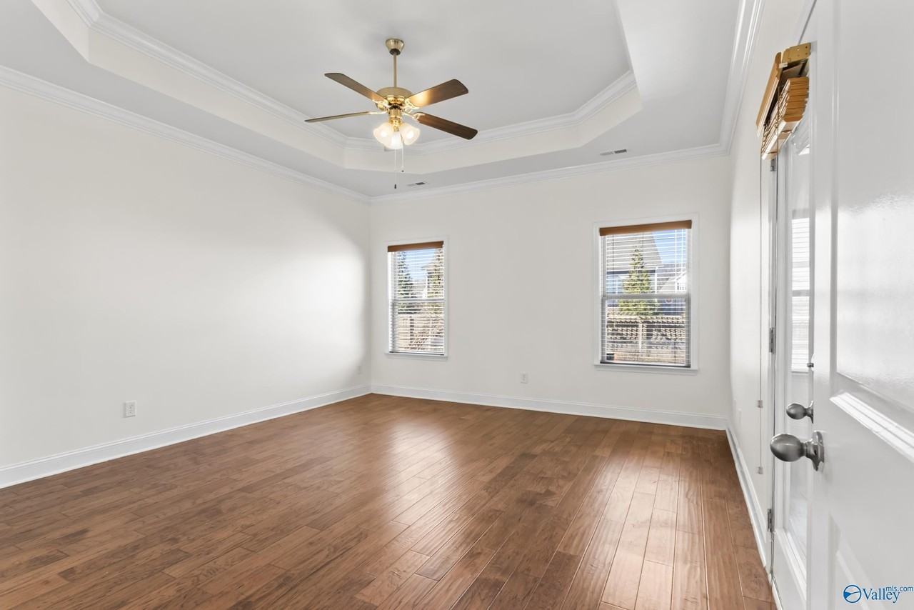 166 Kenton Ln - Photo 7 of 16