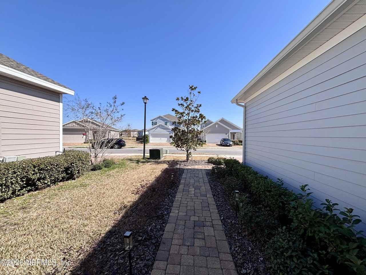 578 Tynes Blvd - Photo 6 of 32