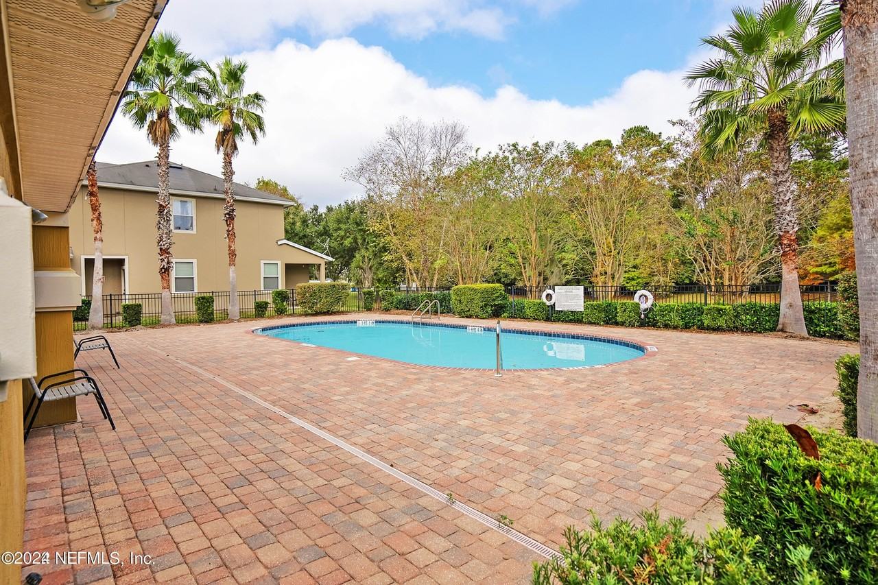 12337 Sand Pine Ct - Photo 3 of 10