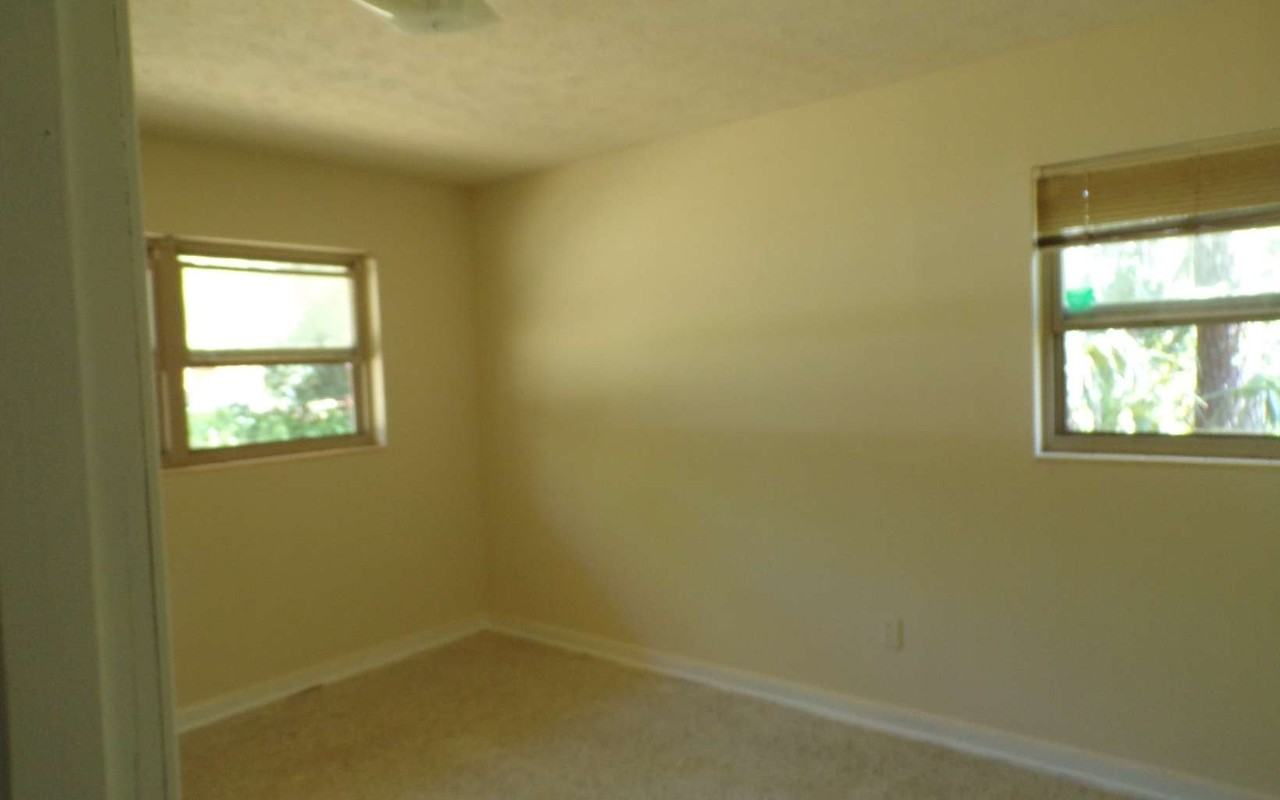 918 Se Lantana Loop - Photo 5 of 9