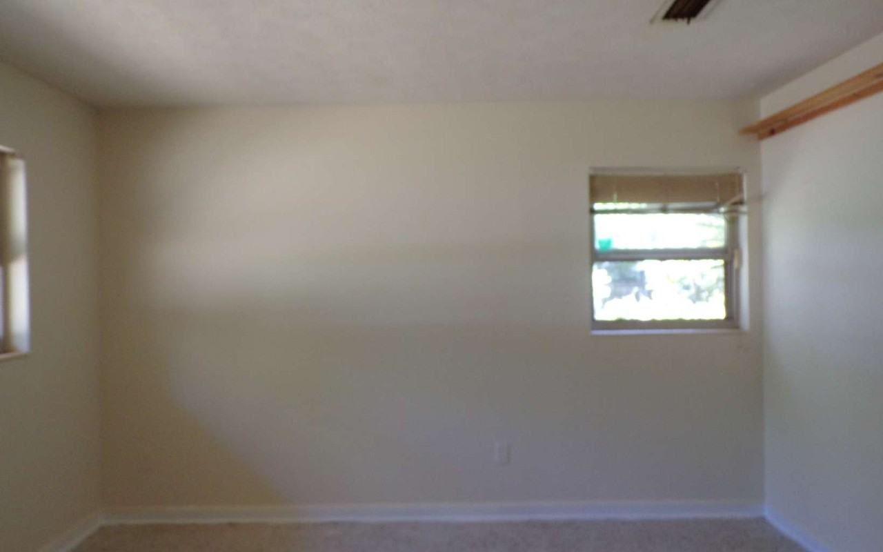 918 Se Lantana Loop - Photo 6 of 9