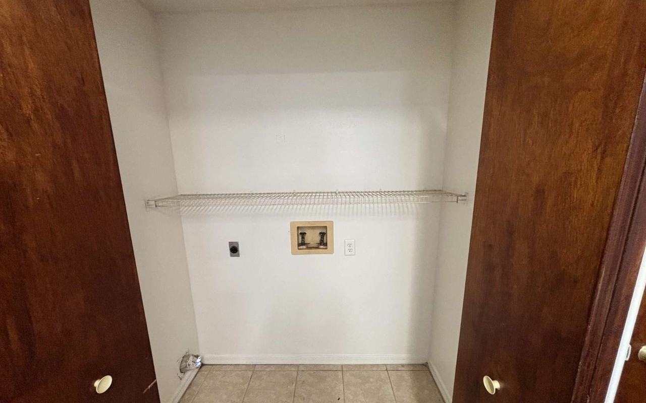 3849 Nw Archer St - Photo 5 of 8