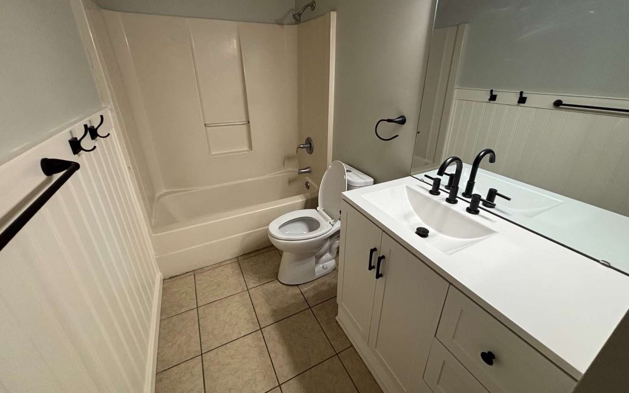 3849 Nw Archer St - Photo 7 of 8