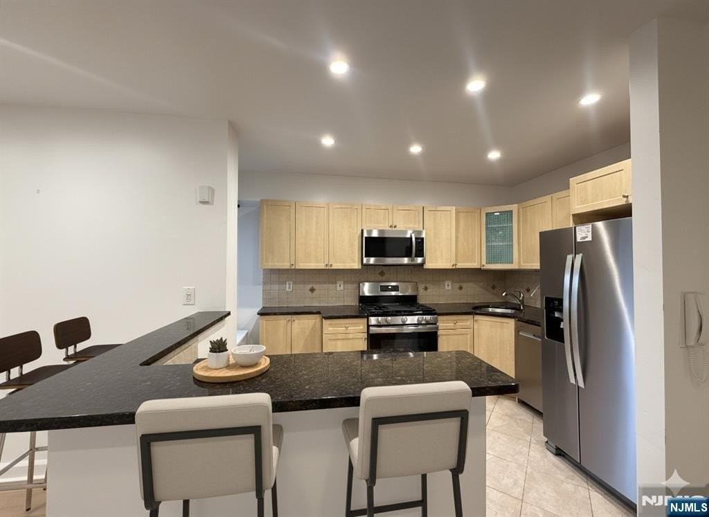 400 Park 2C - Photo 4 of 34