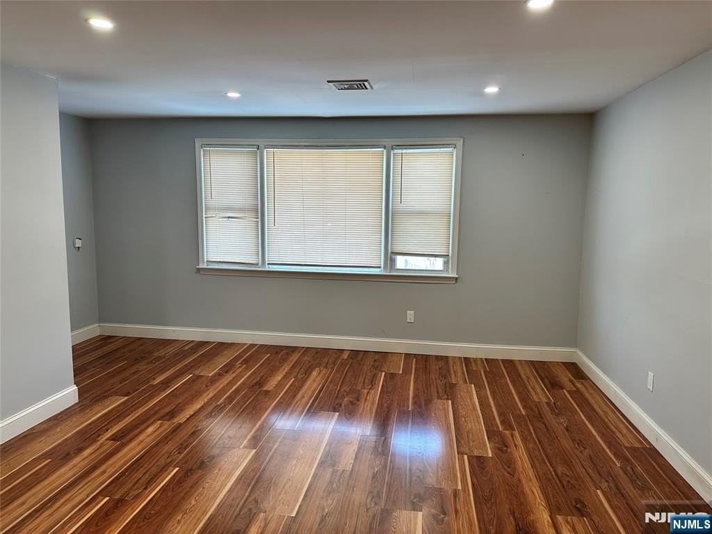 140 Prospect St 2nd Fl - Photo 3 of 8