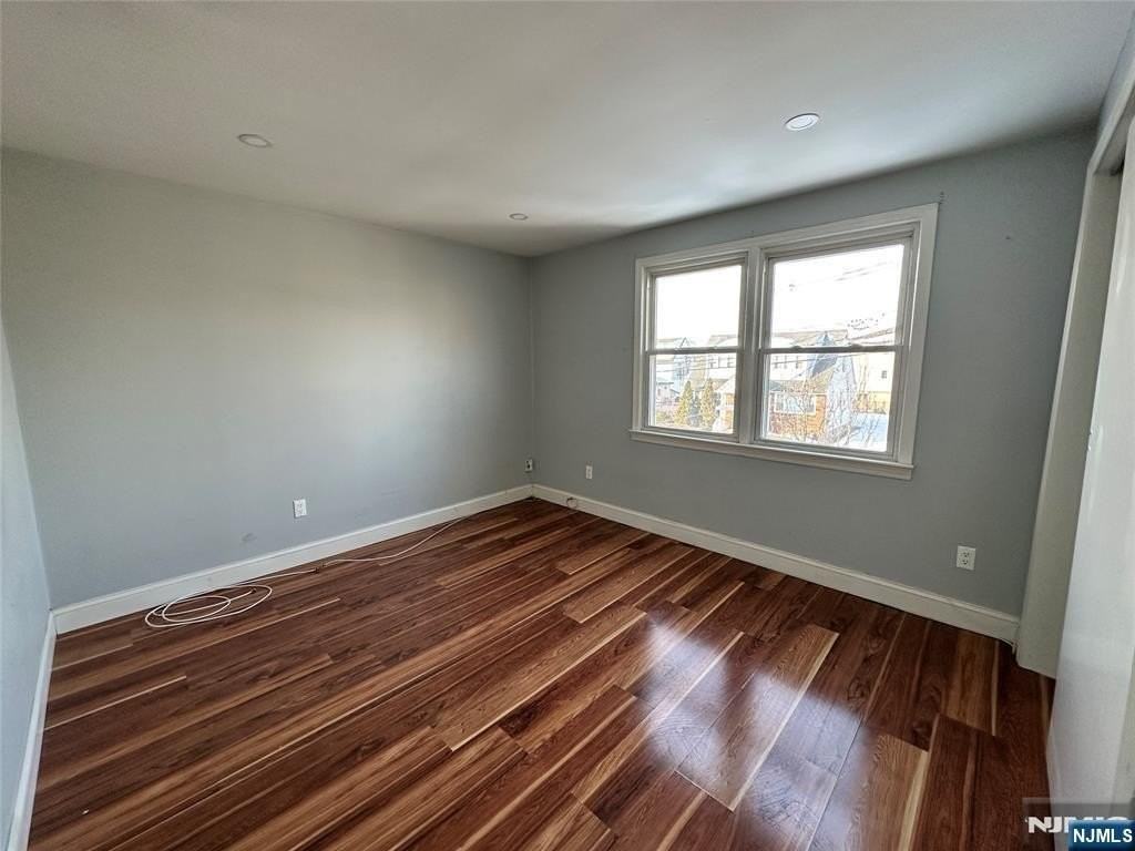 140 Prospect St 2nd Fl - Photo 4 of 8