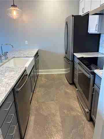 818 Howard Ave #204 - Photo 3 of 14