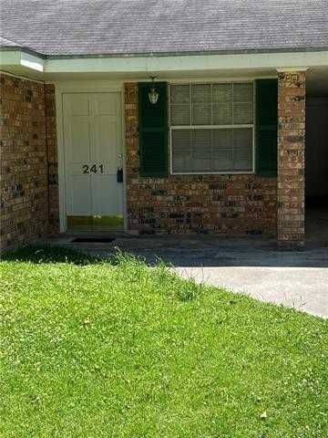 241 Live Oak St - Photo 3 of 23