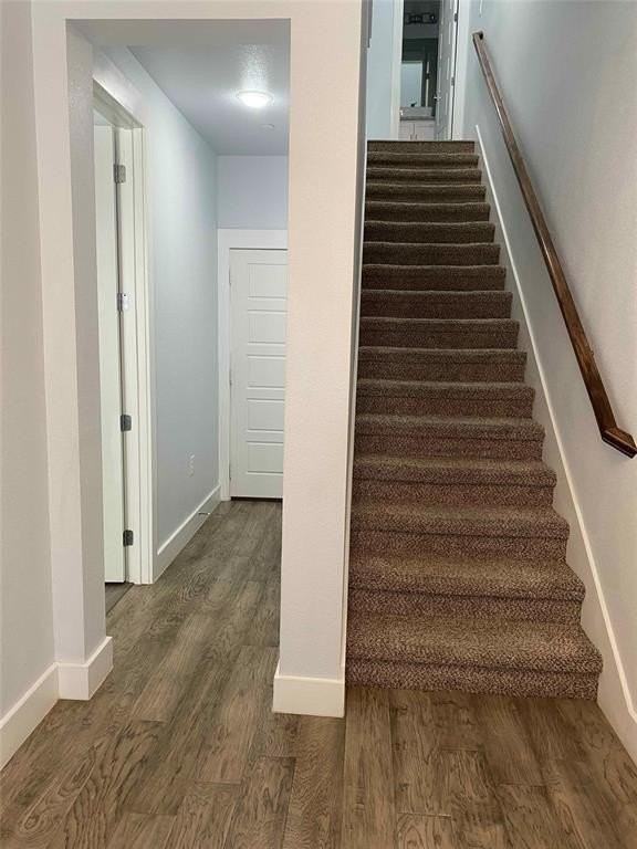 203 S Village Way - Photo 6 of 36