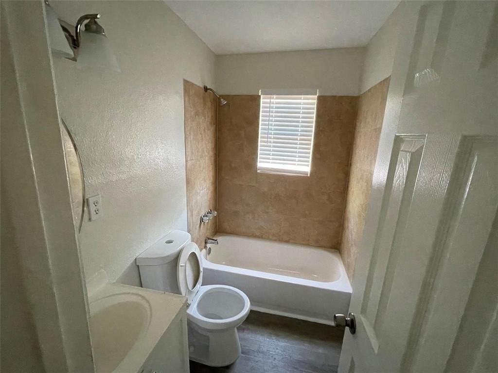 1411 Kingsley Dr - Photo 4 of 8