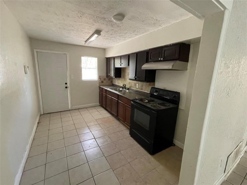 1411 Kingsley Dr - Photo 6 of 8