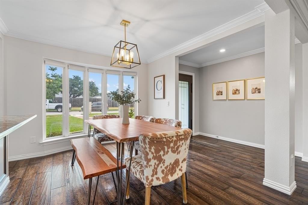 3817 Westminster Dr - Photo 5 of 32