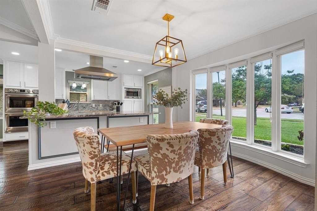 3817 Westminster Dr - Photo 6 of 32