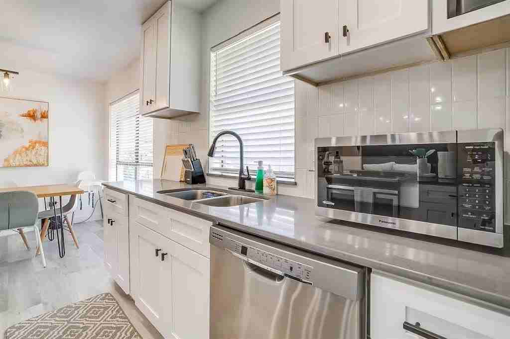 1609 Heather Glen Ct - Photo 4 of 21