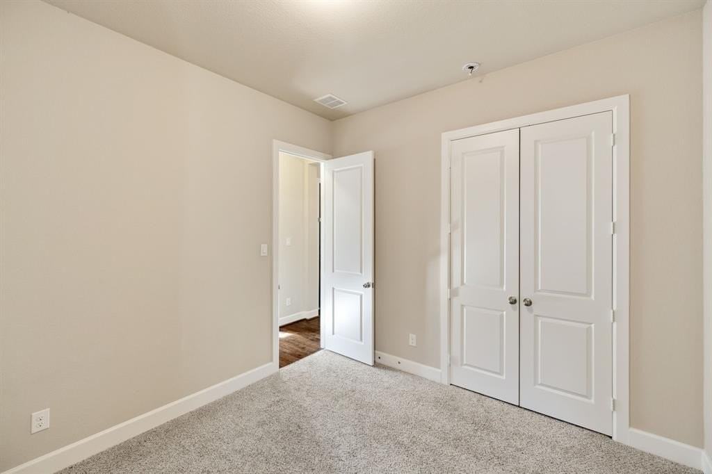 7940 Southfork Bnd - Photo 6 of 40