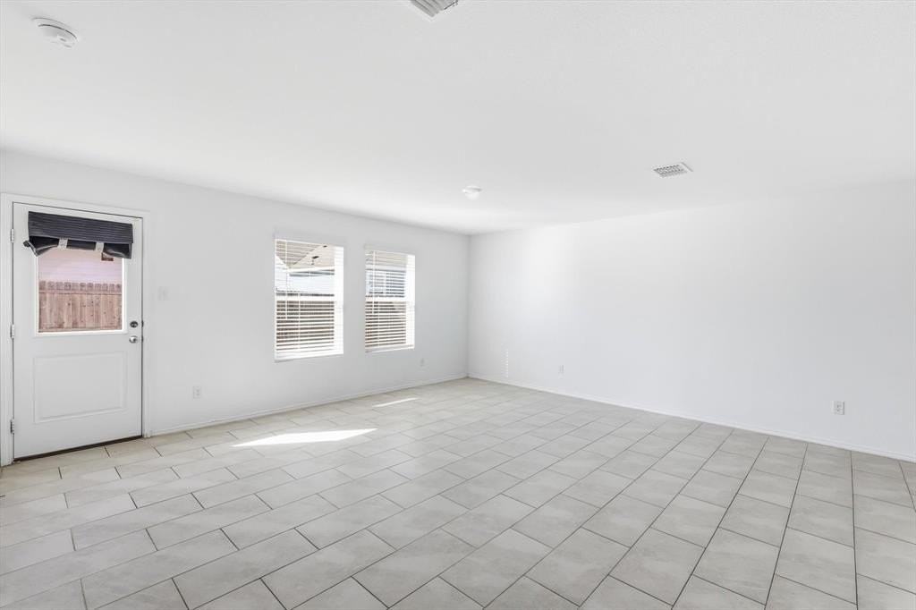 2928 Dora Dr - Photo 7 of 29