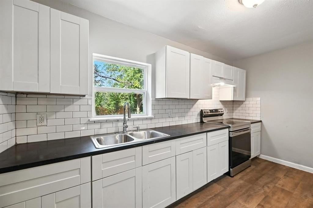 2837 Avenue A - Photo 3 of 7