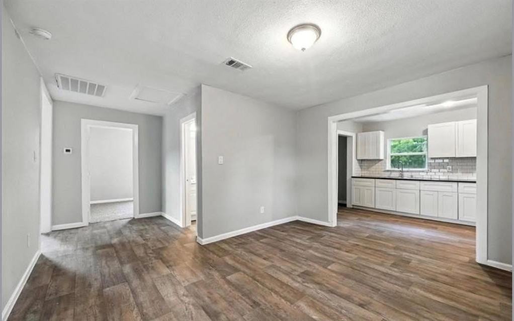 2837 Avenue A - Photo 6 of 7