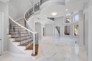 featured image of 1004 Drake Dr