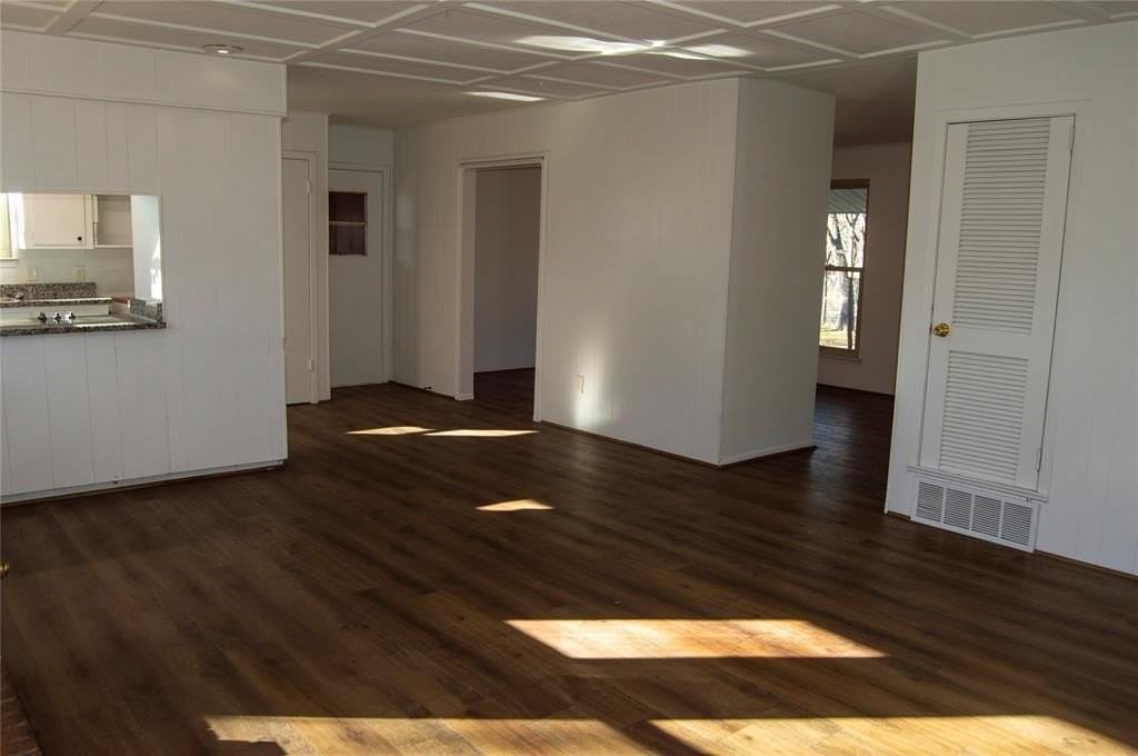 1938 Spring Dr - Photo 4 of 13