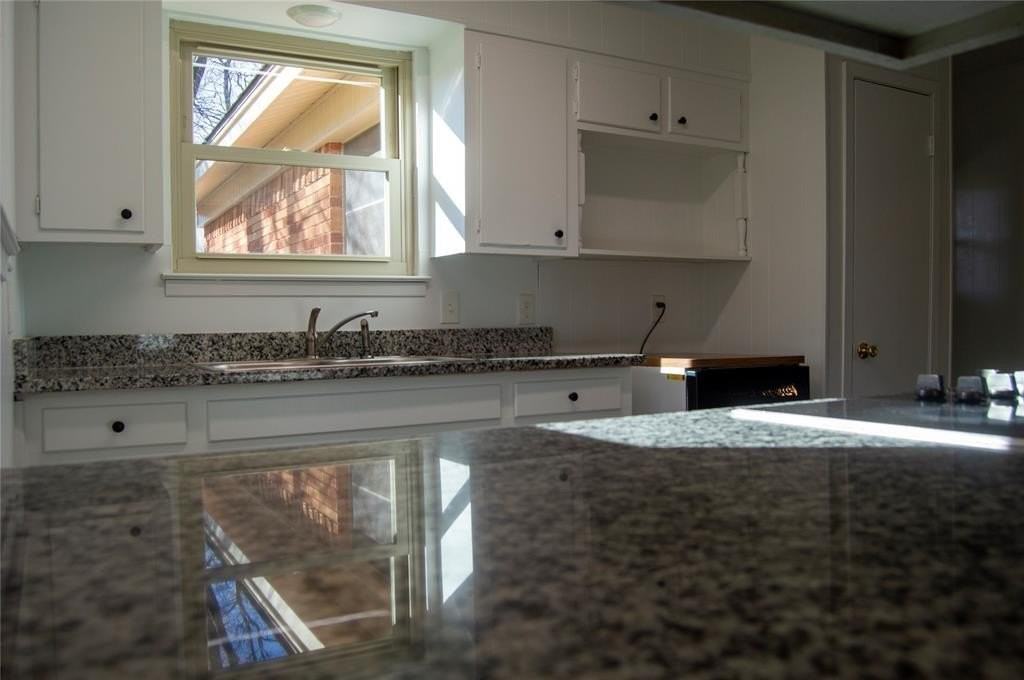 1938 Spring Dr - Photo 5 of 13