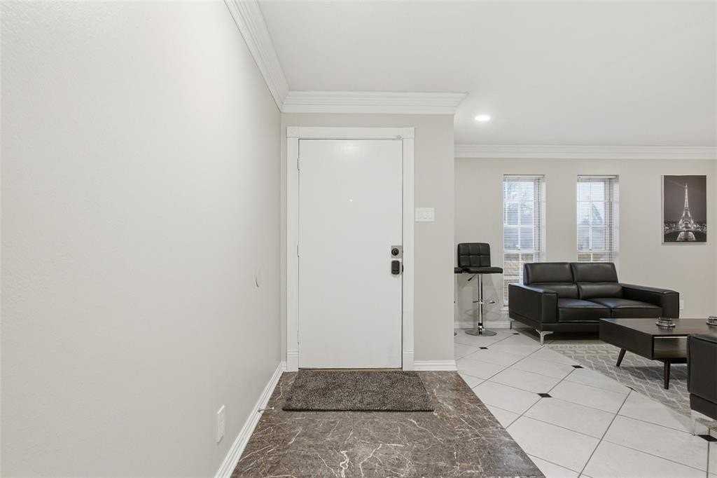 3165 Darvany Dr - Photo 5 of 36