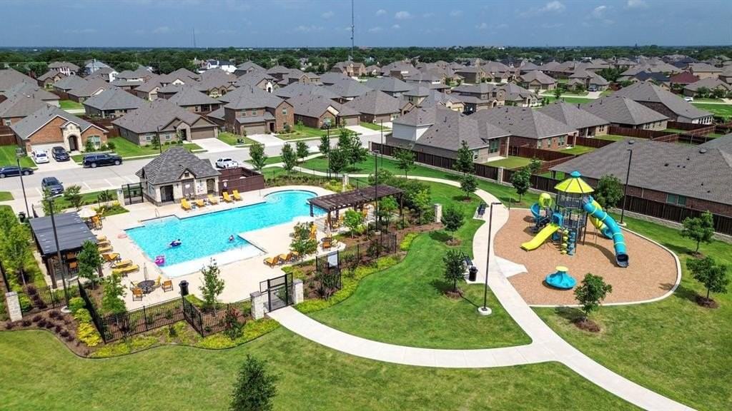 8404 Radiant St - Photo 2 of 11