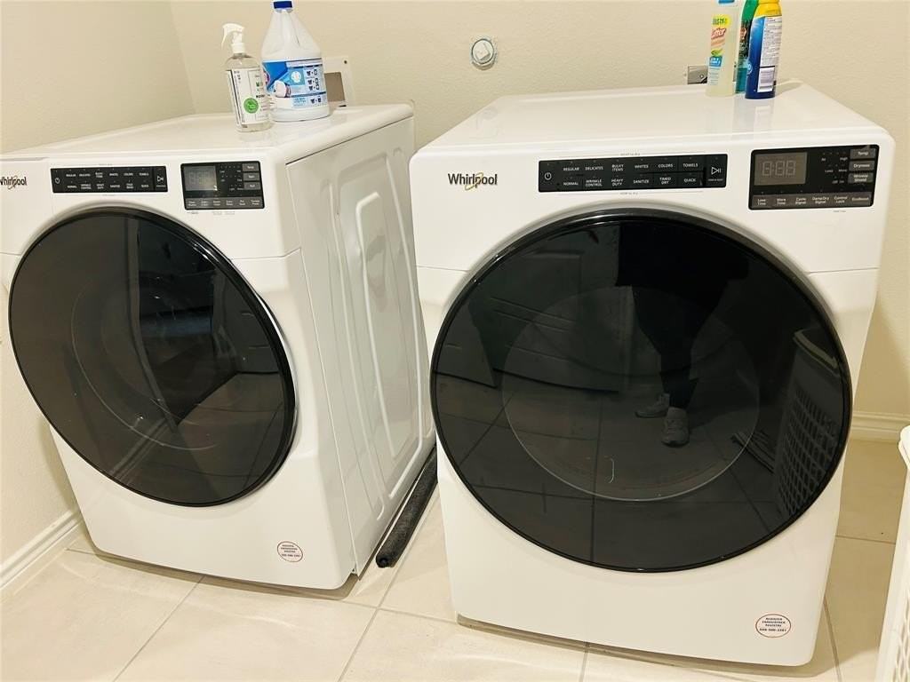 8404 Radiant St - Photo 7 of 11