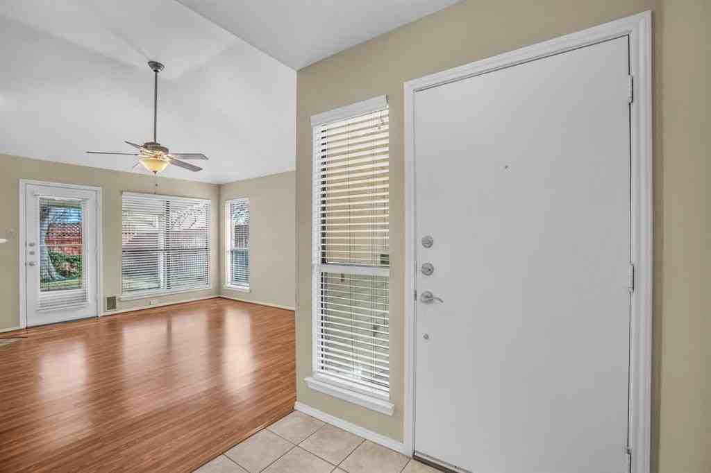 568 Grace Ln - Photo 5 of 28