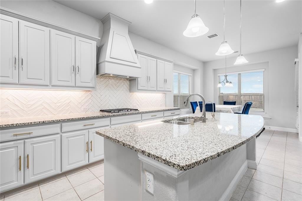 221 Tate Ln - Photo 3 of 27