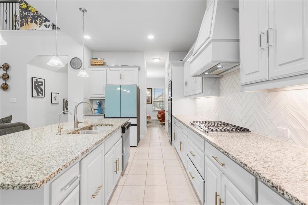 221 Tate Ln - Photo 4 of 27