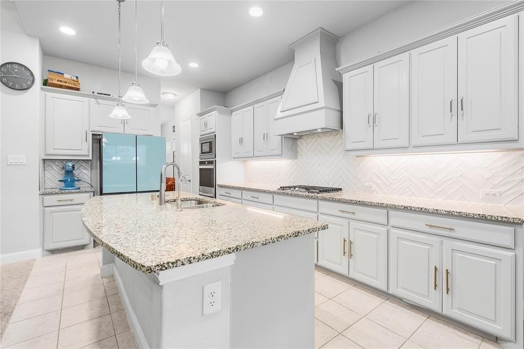 221 Tate Ln - Photo 5 of 27