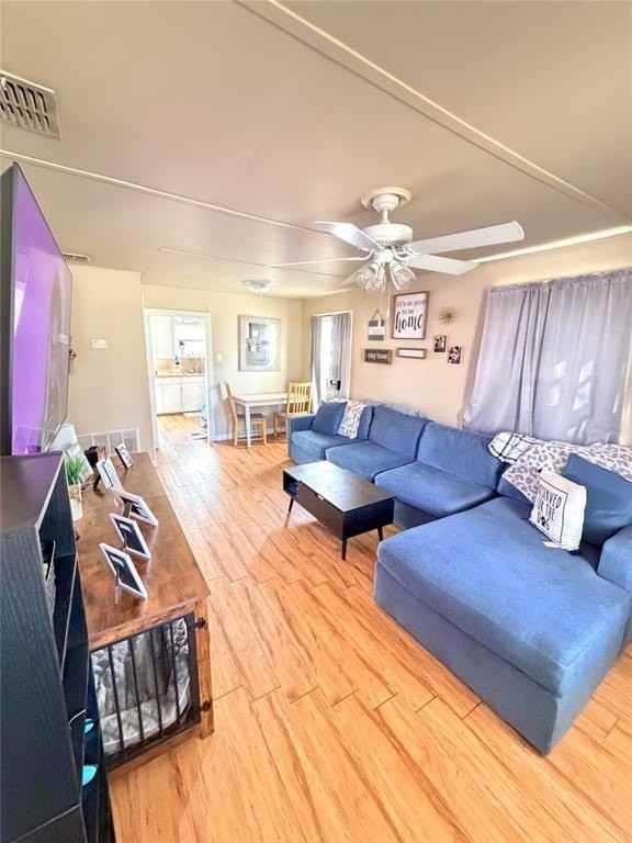 307 W Russell St - Photo 2 of 9