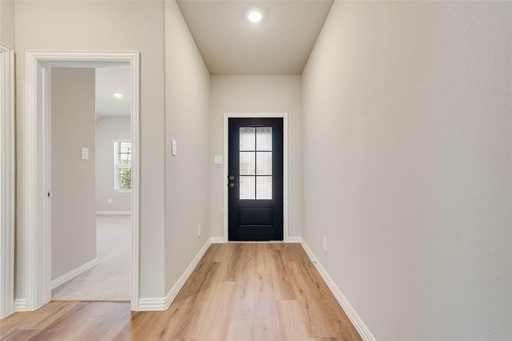 2127 Mustang Way - Photo 4 of 22