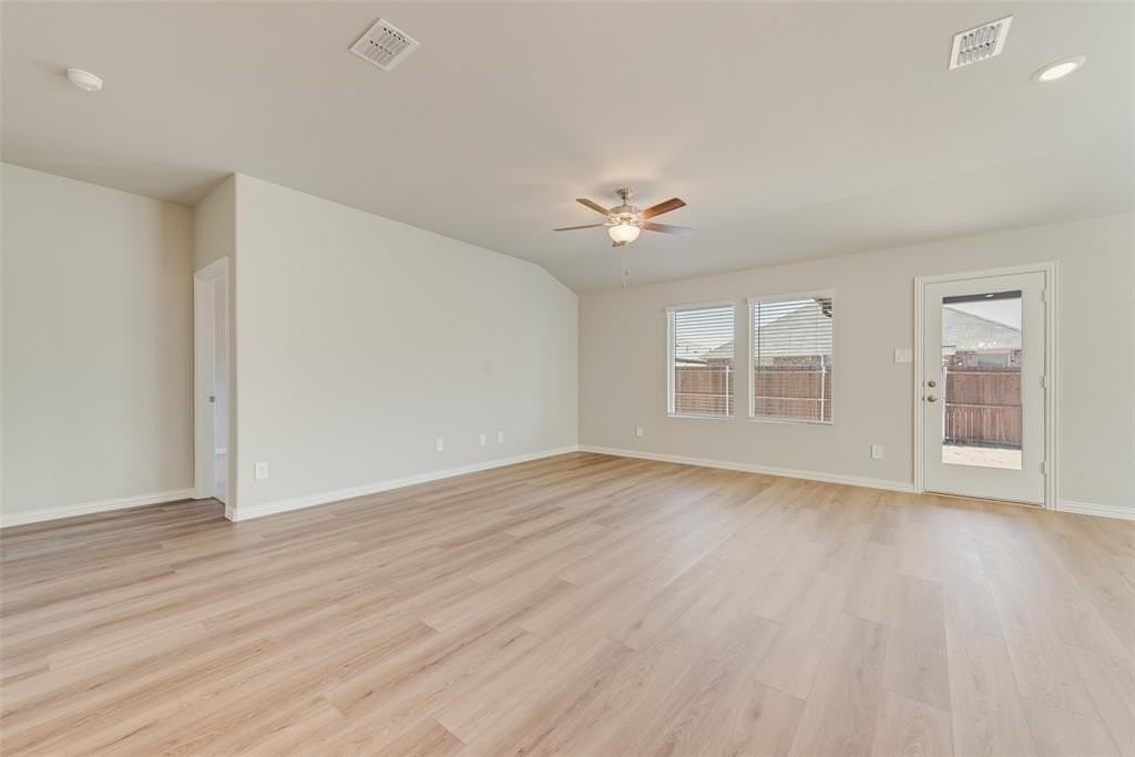 2127 Mustang Way - Photo 5 of 22