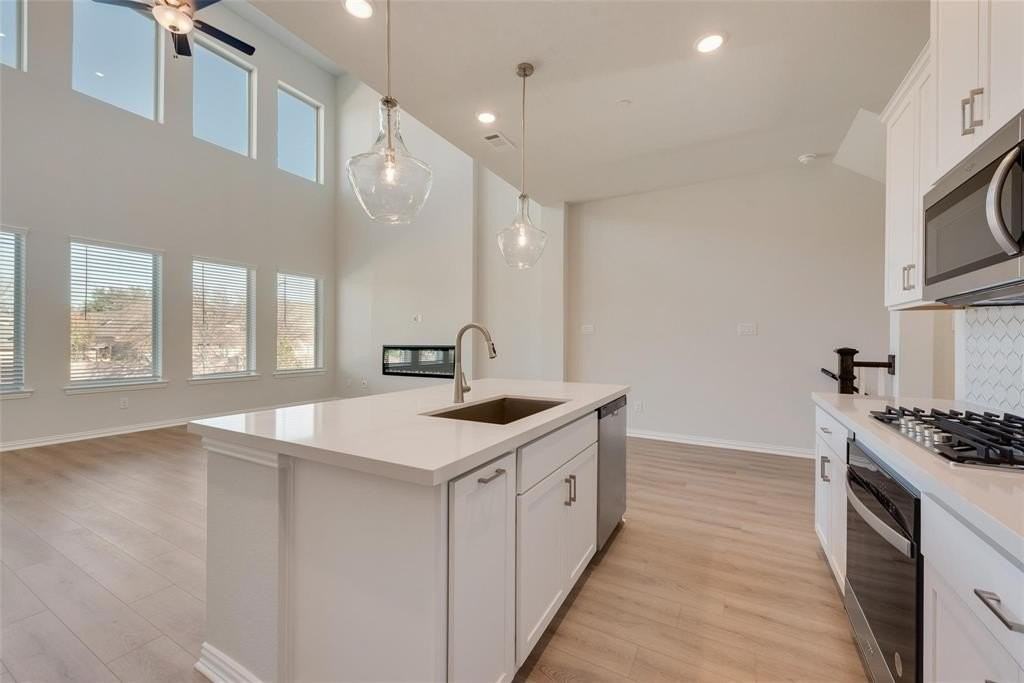 8370 Massive Dr - Photo 6 of 16