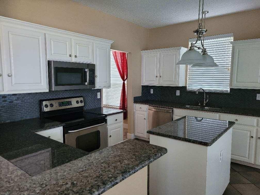 4902 Landrun Ln - Photo 2 of 12