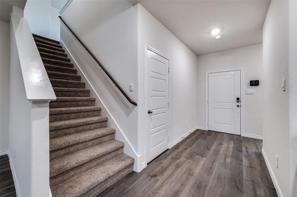 9813 Autumn Leaves Ln - Photo 3 of 25