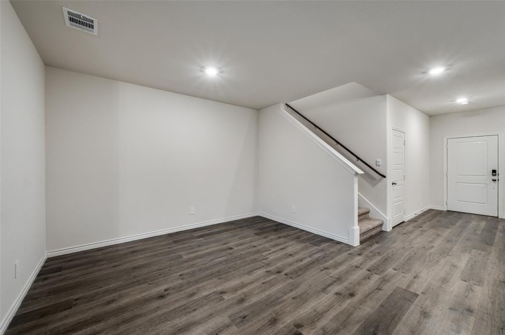 9813 Autumn Leaves Ln - Photo 4 of 25