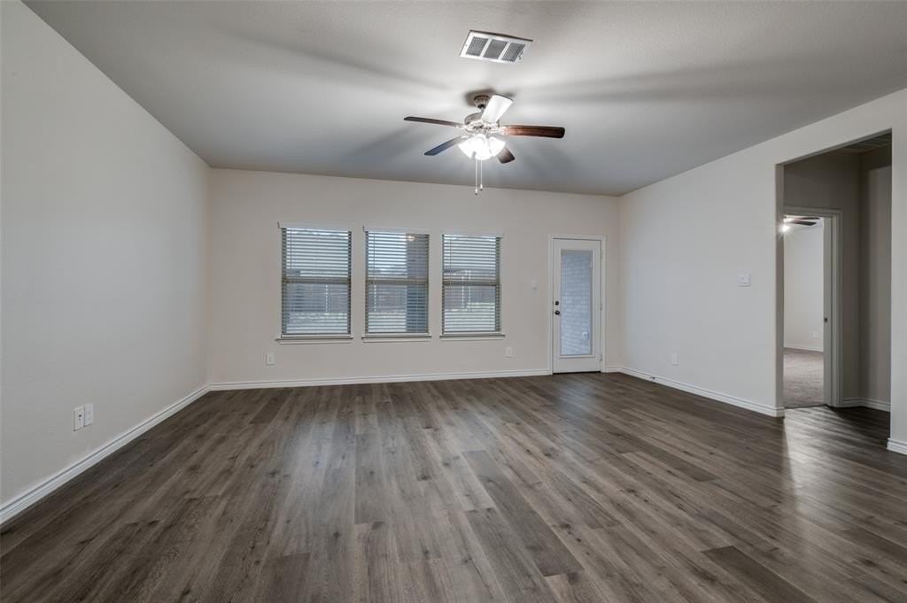 9813 Autumn Leaves Ln - Photo 5 of 25