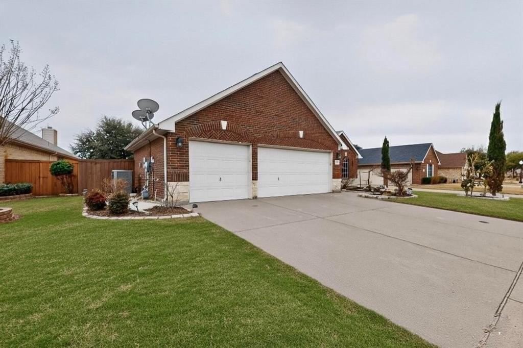 5452 Brazoria Dr - Photo 3 of 36