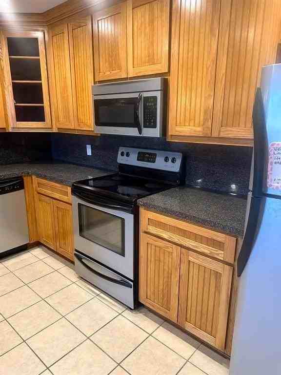 1130 E Ohio St - Photo 4 of 18