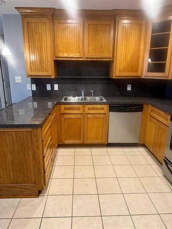 1130 E Ohio St - Photo 5 of 18