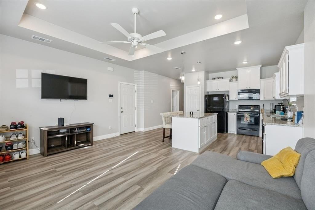 4912 Pickett St - Photo 3 of 12