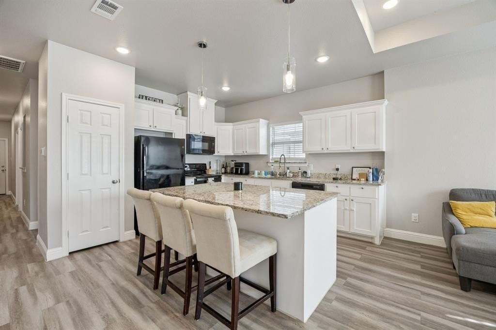 4912 Pickett St - Photo 5 of 12