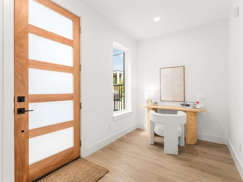 2015 N Prairie Ave #202 - Photo 3 of 40