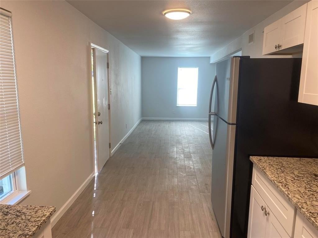 312 W Rentz St #95 - Photo 4 of 8