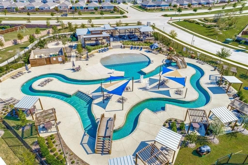 7524 Larson Ln - Photo 3 of 24